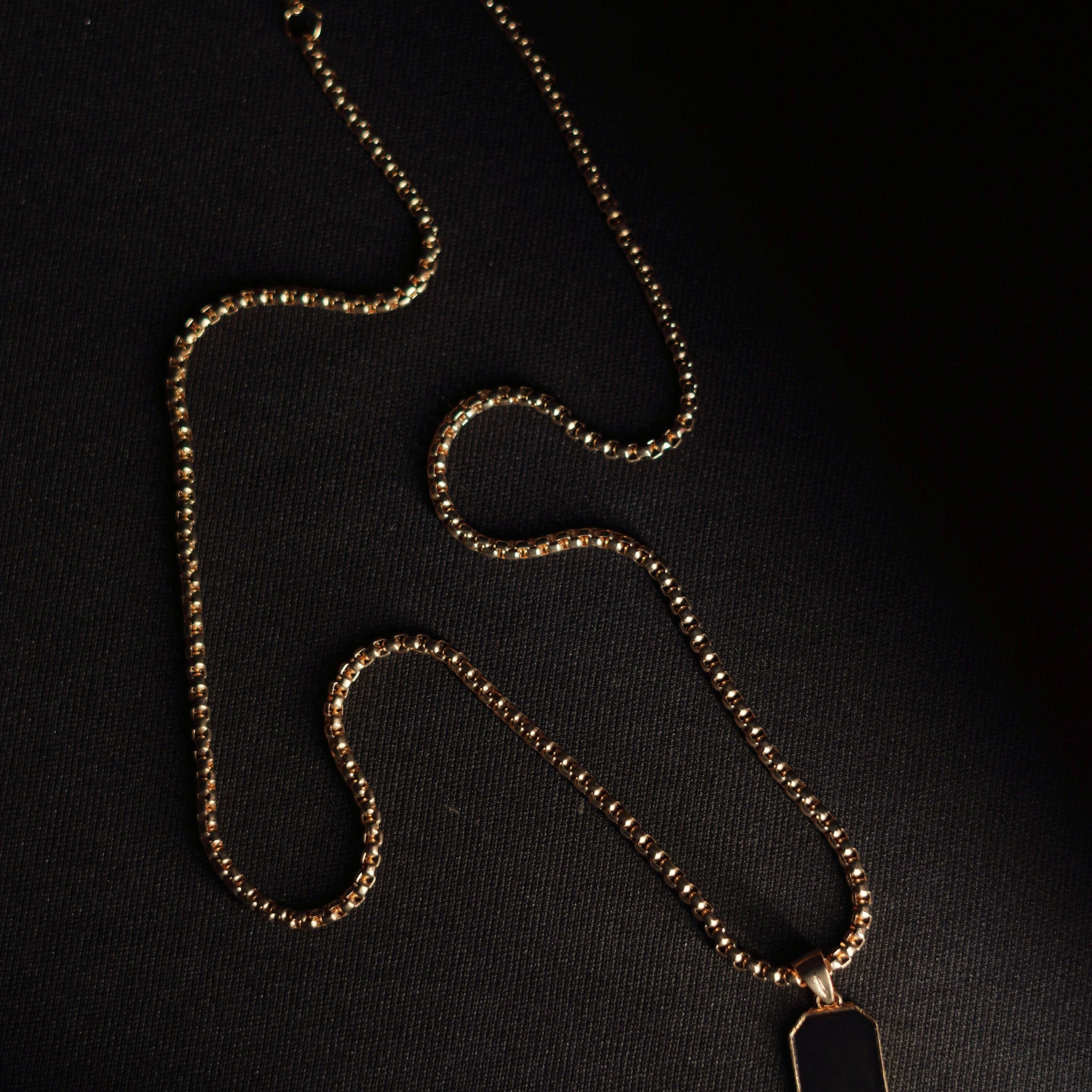 Senflora Elegant Boss Lady Pendant