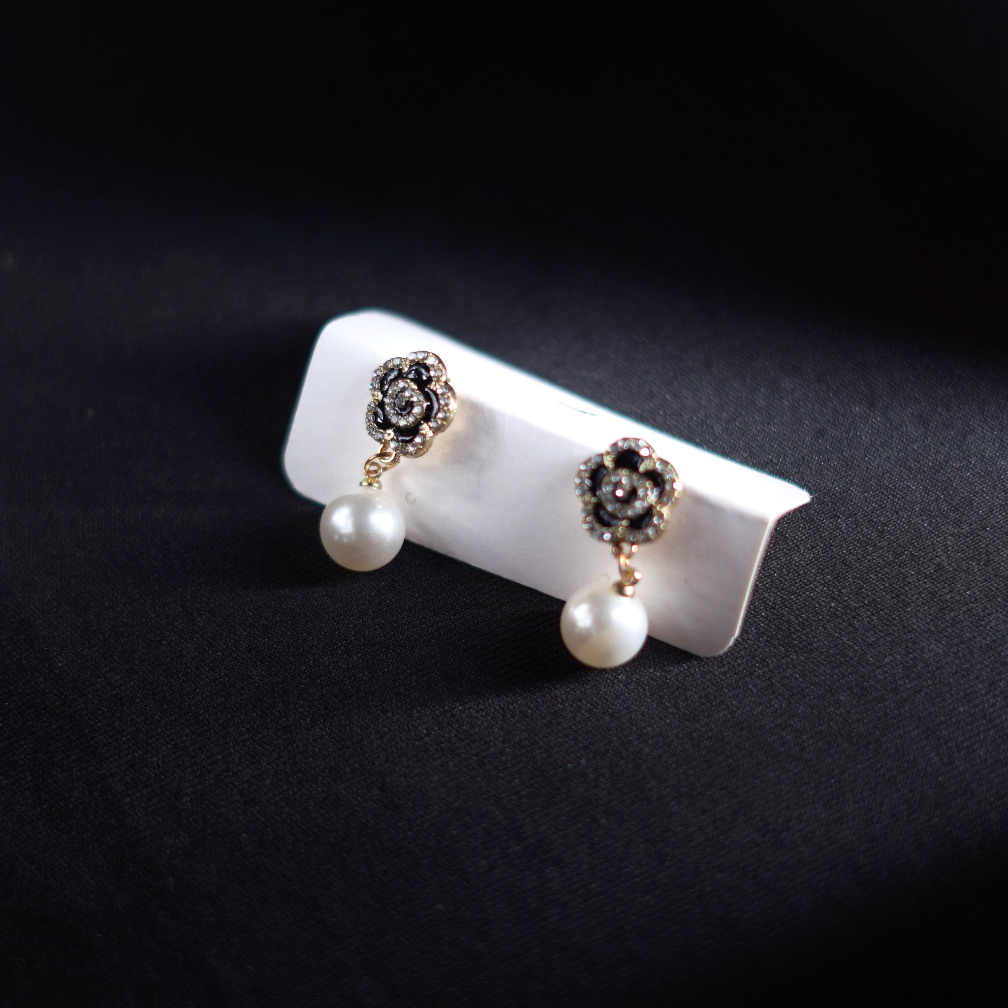 Senflora Korean Black Rose Earring