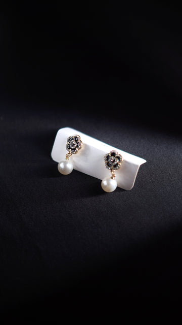 Senflora Korean Black Rose Earring