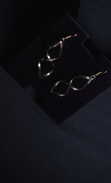 Senflora Wave Dangle Earring